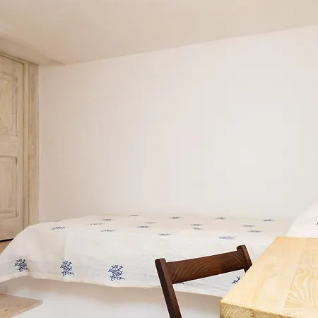 Villa Anga 10&1, Emma Arzachena