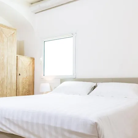 Anga 10&1, Emma Βίλα Arzachena