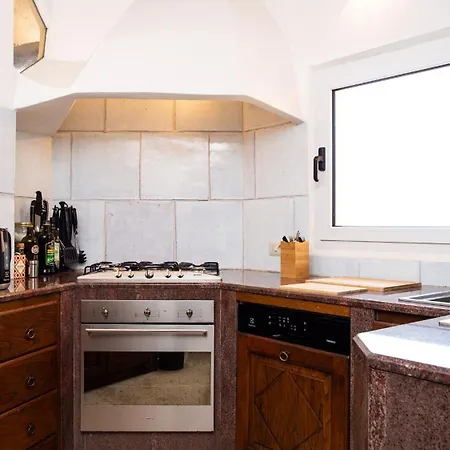 Βίλα Anga 10&1, Emma